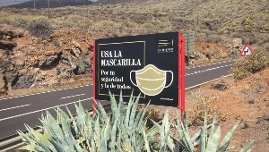El Hierro instala paneles para recordar el uso de la mascarilla