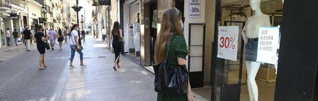 Canarias lidera las caídas en las ventas del comercio