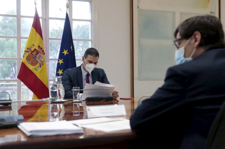 Pedro Sánchez califica las primeras vacunaciones de «nueva etapa esperanzadora»