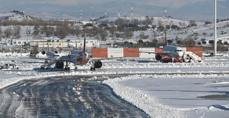 La actividad en el aeropuerto de Barajas se recuperará de manera muy gradual