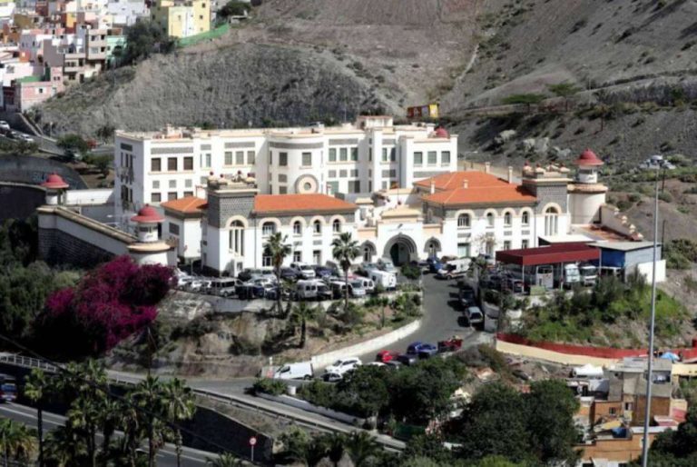 Interior expulsa a un joven de Costa de Marfil a Marruecos poco antes de que el juez le amparara