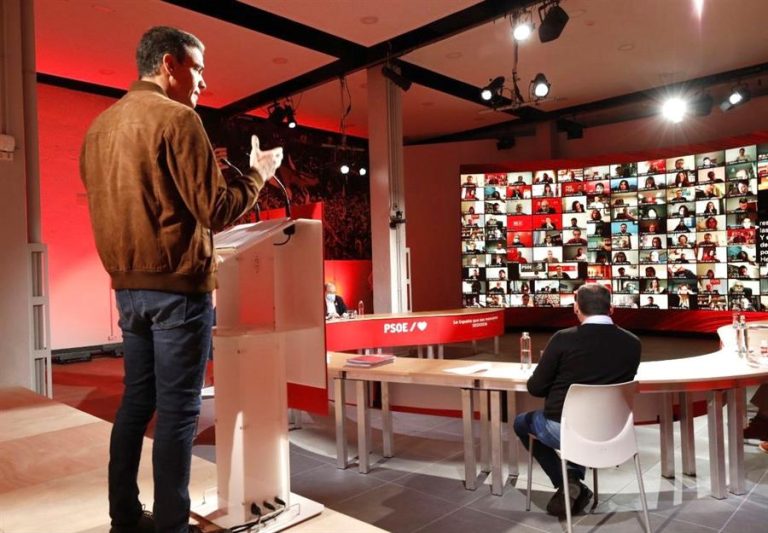 El CIS amplía la ventaja de PSOE sobre el PP, impulsa a Vox y hunde a Podemos