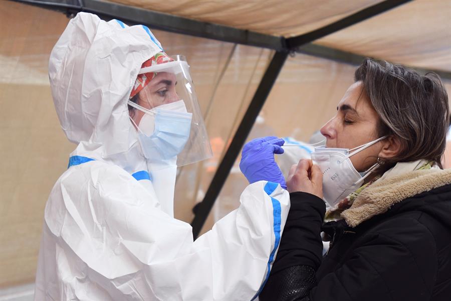 Las comunidades siguen batiendo récord de contagios en vísperas de Nochevieja