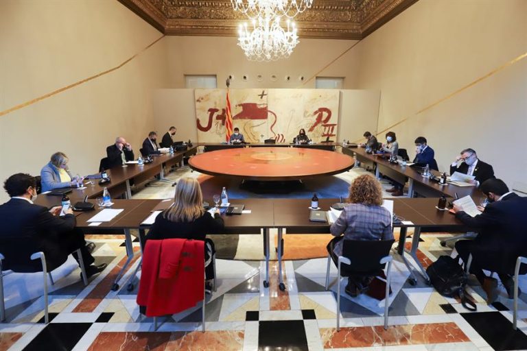 El TSJC suspende cautelarmente el aplazamiento de las catalanas del 14F