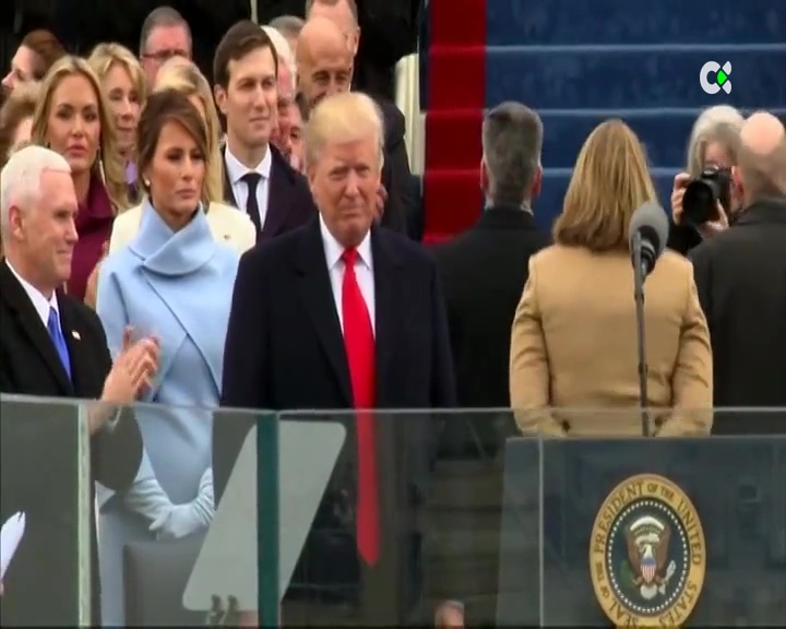 Trump viaja este martes a Texas para supervisar la construcción del muro con México