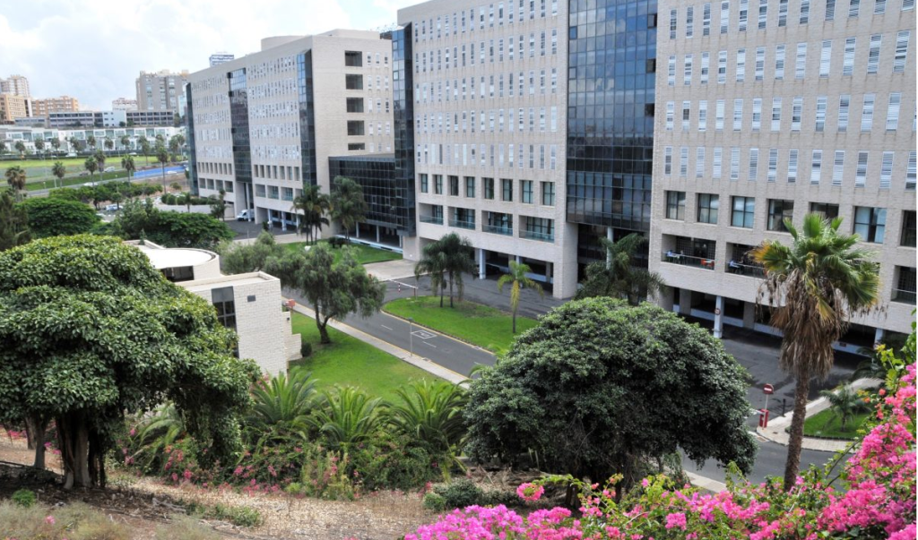 El Hospital Doctor Negrín atiende a más de 500 pacientes en su consulta de diabetes tecnológica