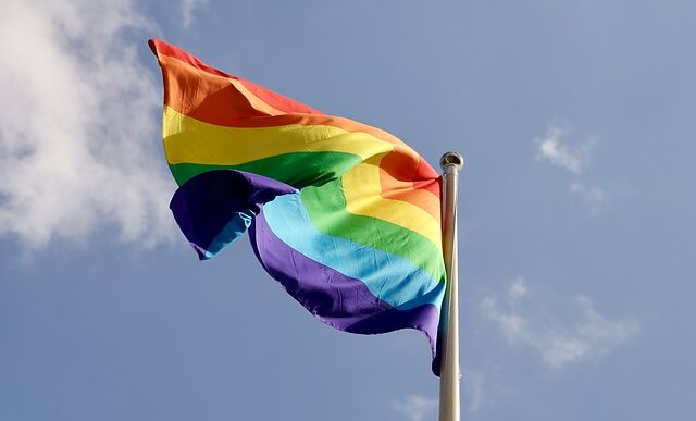 Más del 80% de mujeres lesbianas y bisexuales ha sufrido violencia por su orientación