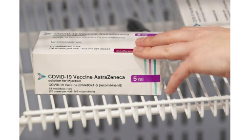 Tres autonomías adelantan la segunda dosis de AstraZeneca a mayores de 60