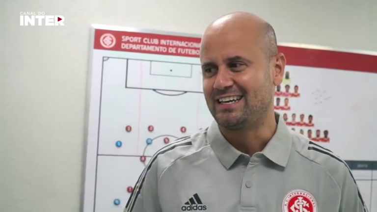 El Sporting espera al canario Miguel Ángel Ramírez para sustituir a Abelardo