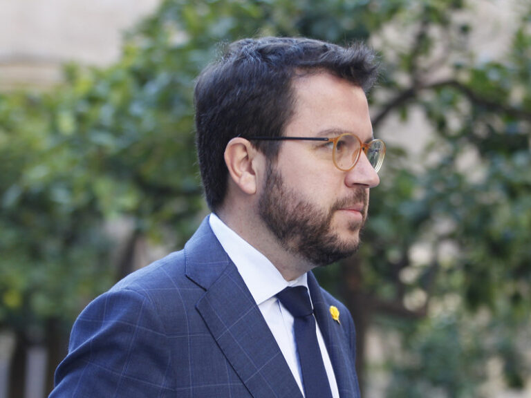 Comunes insiste a Aragonès en que tienda a una alternativa «sin puñaladas»