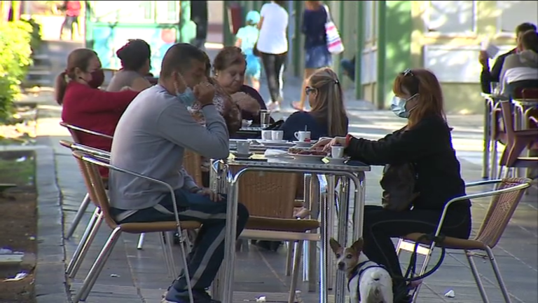 Canarias se blinda las próximas semanas y exige PCR negativo para viajar entre islas