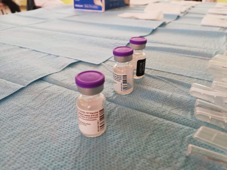 Sanidad ha administrado más de 175.000 dosis de vacunas