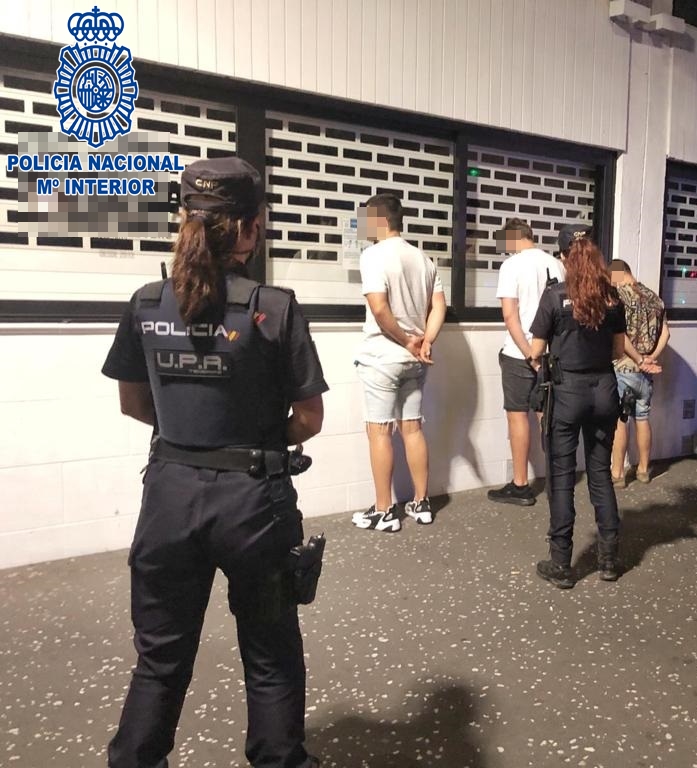 Detenido en Tenerife por llevar 7 envoltorios de heroína y otros 11 de crack