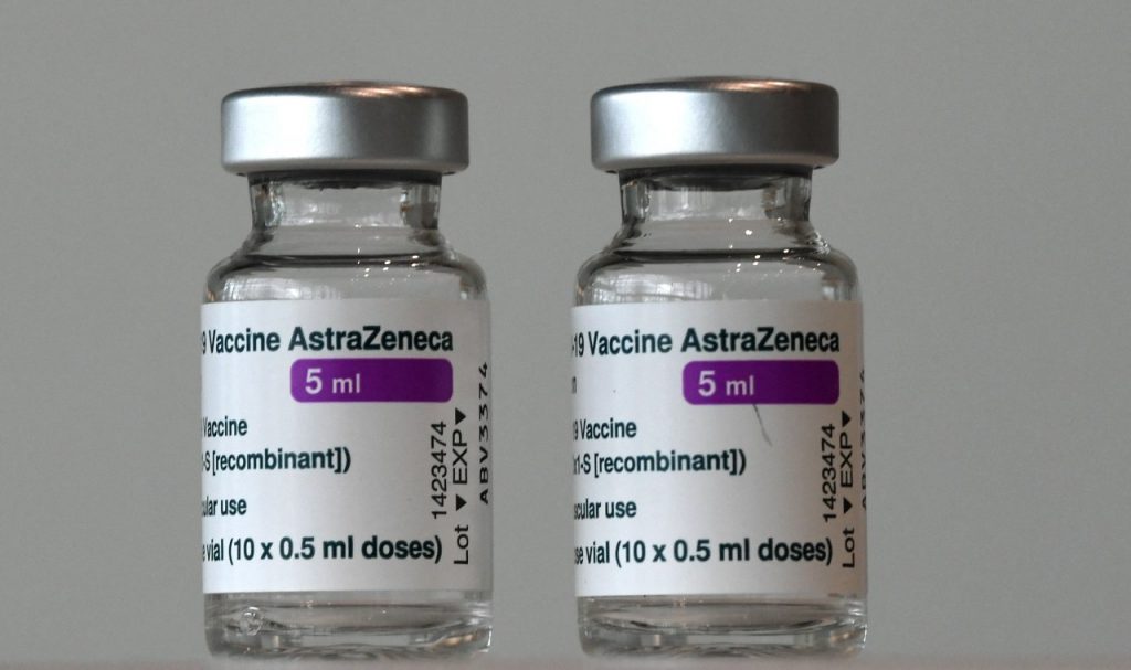 Autonomías adelantan dosis AstraZeneca