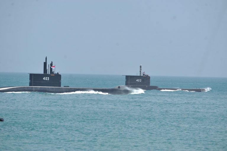 Indonesia estima que el submarino desaparecido se quedará sin oxígeno en 72 horas