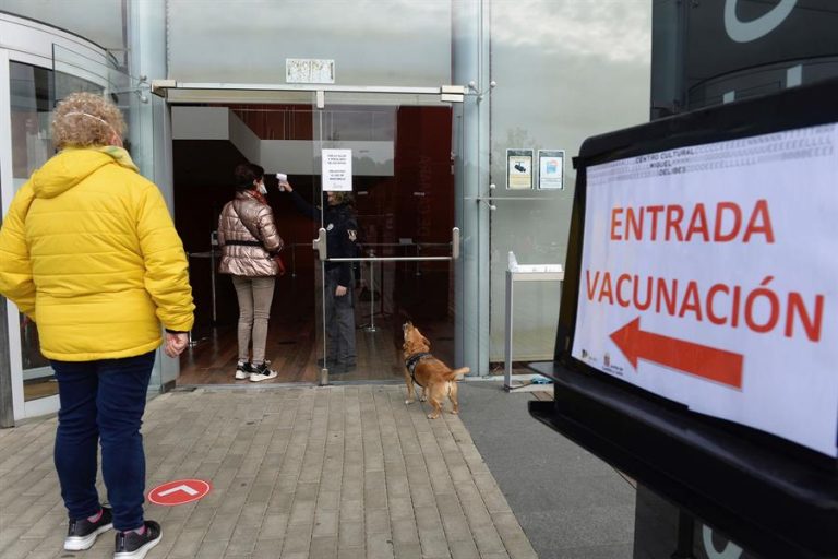 Castilla y León retoma la vacunación con AstraZeneca