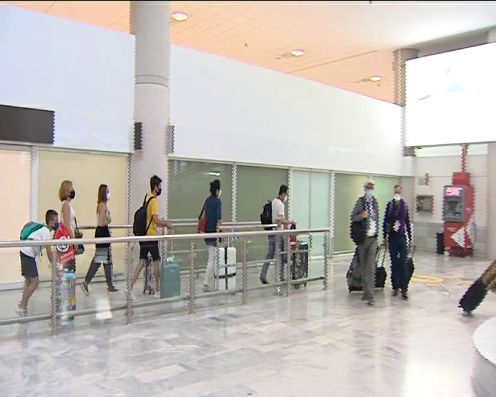 Canarias recibió en febrero solo 74.280 turistas internacionales