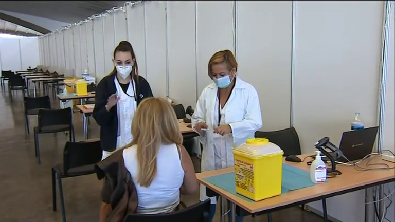 Sanidad administra 730.898 dosis de vacunas contra la COVID-19