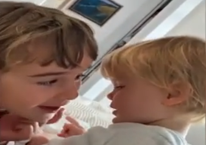 Beatriz le pide a Tomás que vuelva porque las niñas les necesitan a los dos