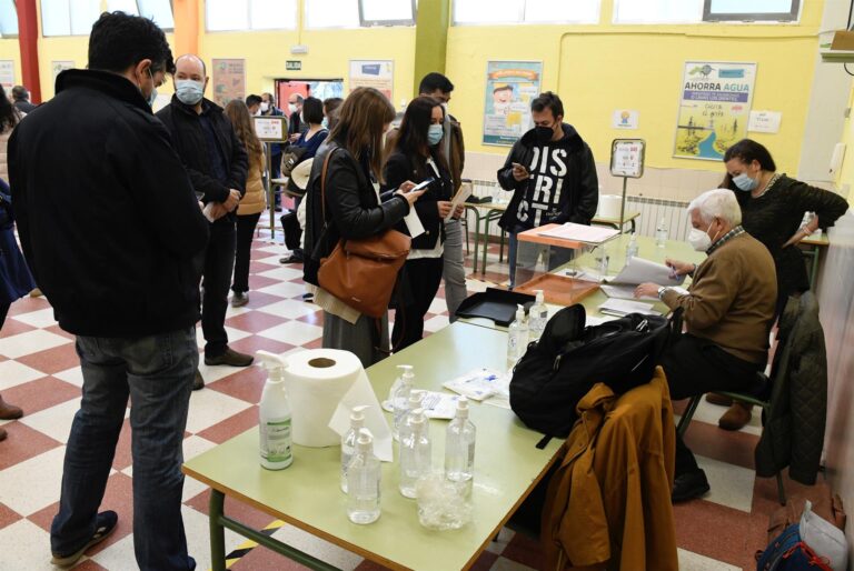 Abren los 1.084 colegios electorales de la Comunidad de Madrid