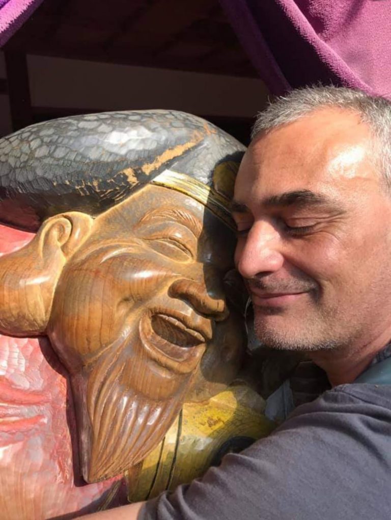 «Llevo a mi tierra en el corazón. Escucho una folía y se me saltan las lágrimas»