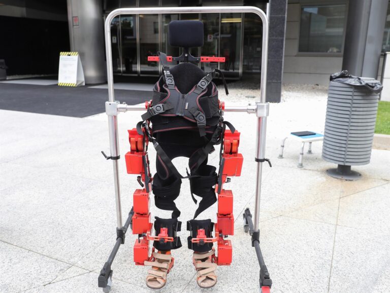 El primer exoesqueleto pediátrico, listo para su uso en niños