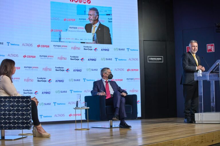 Torres cree que «por fin se abre una puerta para la recuperación económica»