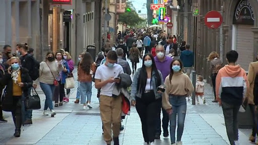 Canarias junto con Baleares encabeza los descensos del PIB en 2020 debido a la pandemia