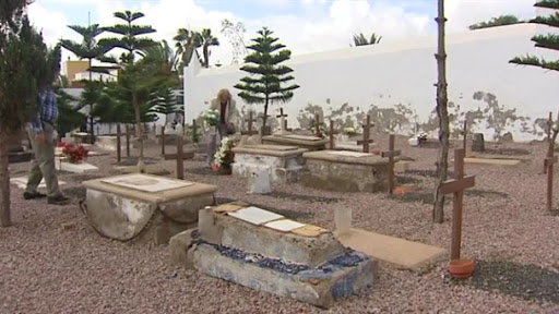 Los camposantos, lugares que permiten conservar la memoria colectiva de las islas