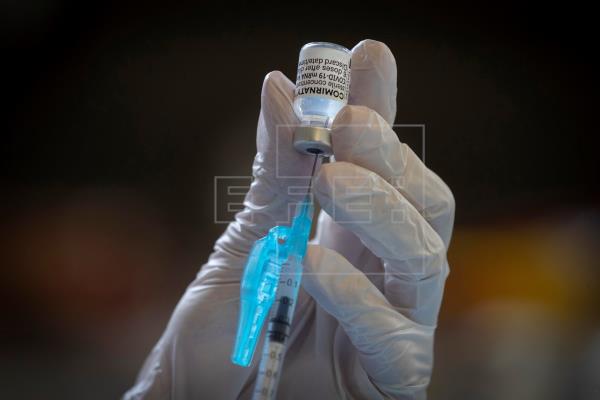 La EMA aprueba Pfizer para adolescentes y reitera la segunda dosis de AstraZeneca