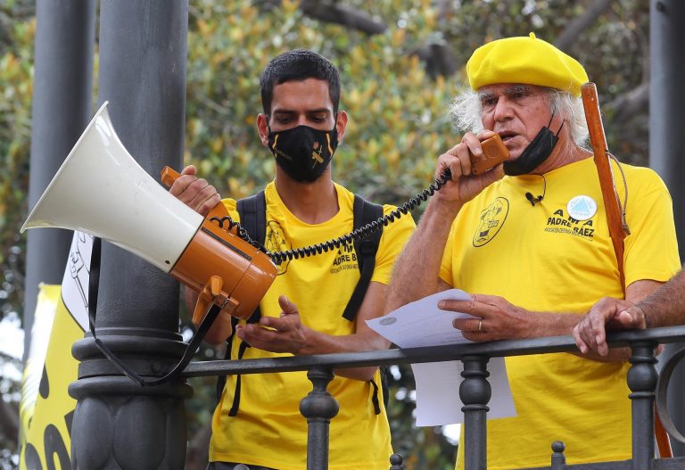 El Obispado cesa al sacerdote que culpó de su final a la madre de Anna y Olivia