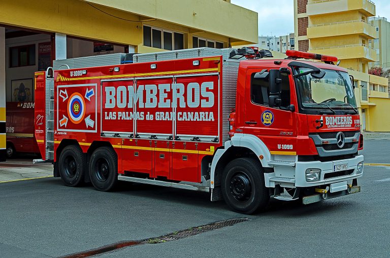 Una motorista herida de gravedad al salirse de la carretera a su paso por San Bartolomé de Tirajana
