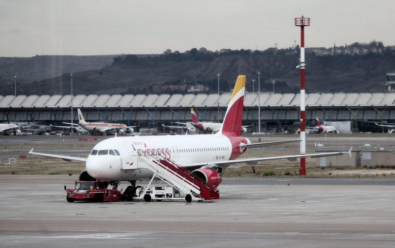 España permite desde este lunes la entrada de viajeros que acrediten estar vacunados