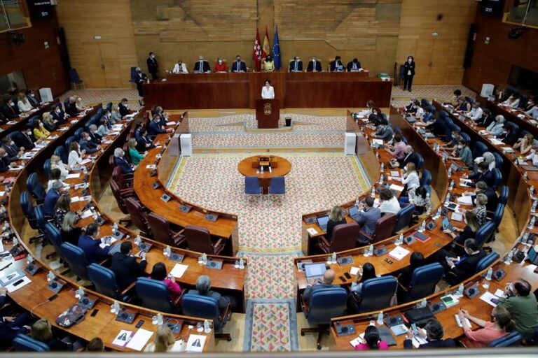 Madrid dará ayudas a la natalidad de 500 euros al mes a mujeres menores de 30