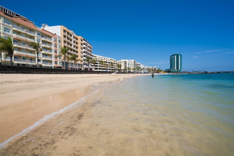 El Reducto, primera playa de Lanzarote con el Plan de Seguridad y Salvamento exigido por el Gobierno