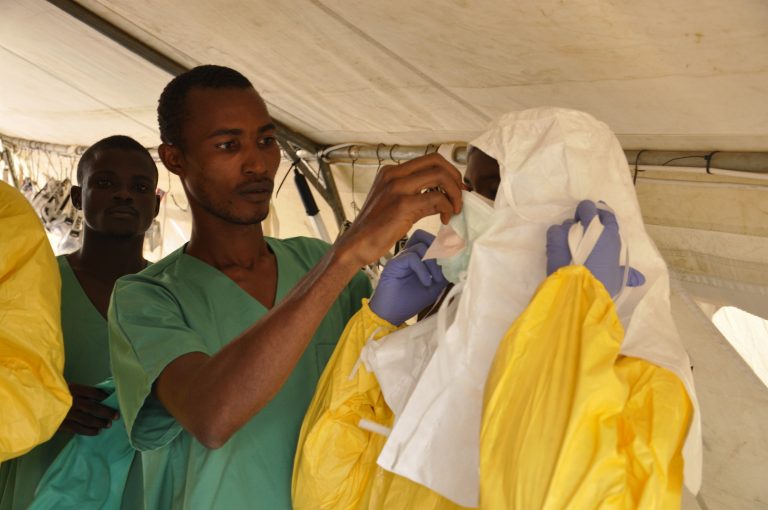 La OMS da por finalizado el brote de ébola en Guinea