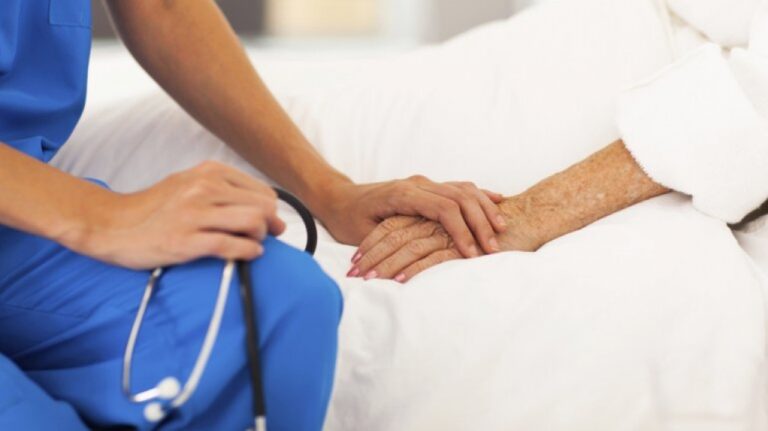 Catorce personas se han acogido en Canarias a la asistencia médica para morir