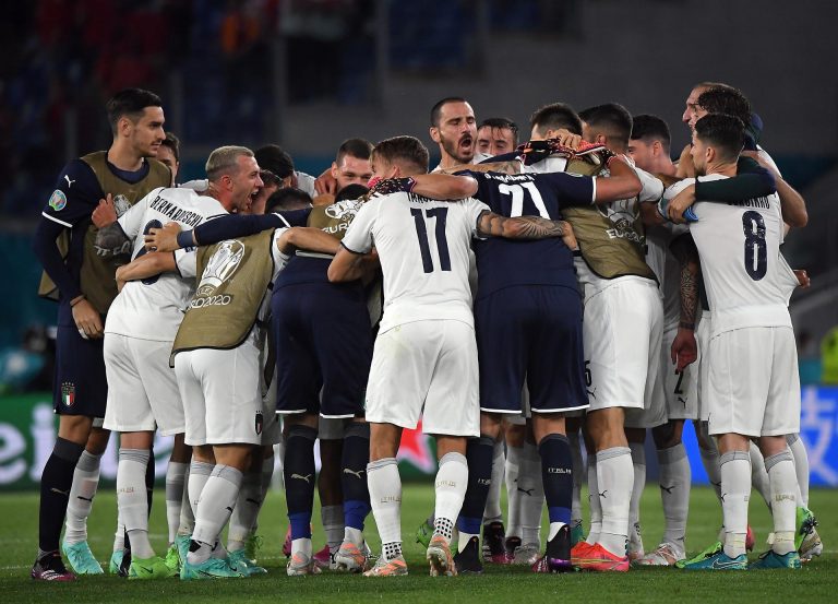 Italia se impone a Turquía en la apertura de la Eurocopa (0-3)