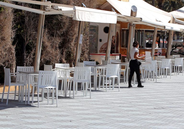 Sanidad trabaja en un nuevo documento sobre las restricciones al ocio nocturno y hostelería