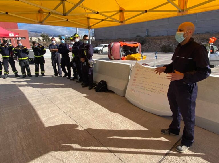 Bomberos de Gran Canaria y Lanzarote participan en la primera jornada de intervención en accidentes de tráfico