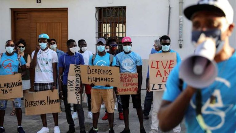 Los migrantes del Aquarius reclaman regularizarse tres años después de llegar