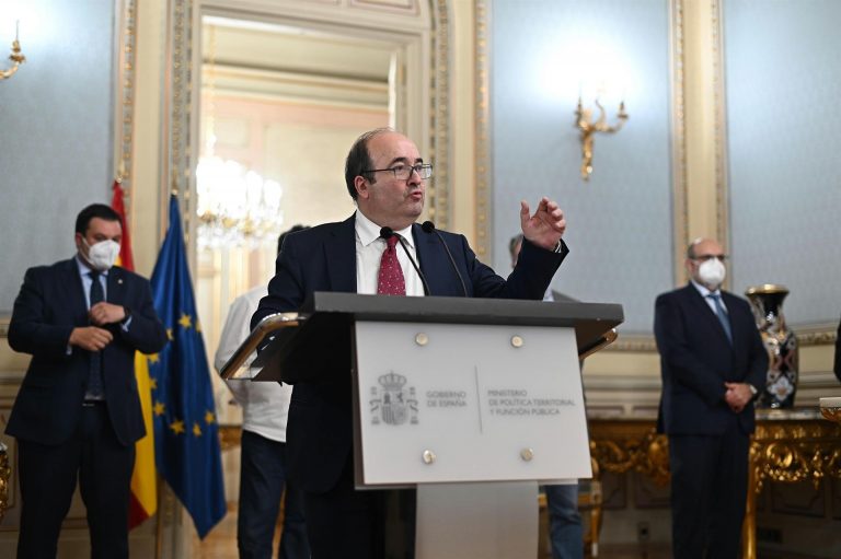 El Gobierno acuerda con los sindicatos el plan para reducir la temporalidad pública