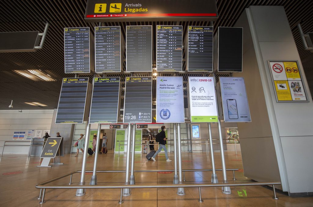España exigirá pruebas negativas a vacunados de países de alto riesgo