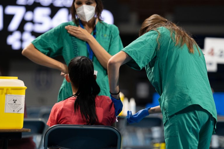 Canarias registra 229 casos de COVID-19 y tres fallecidos
