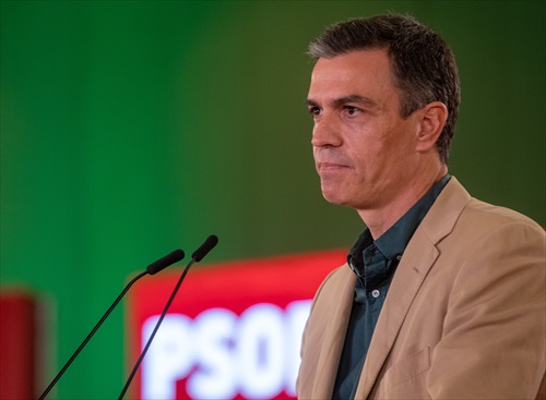 Sánchez frena su caída y el PP sigue sumando votos
