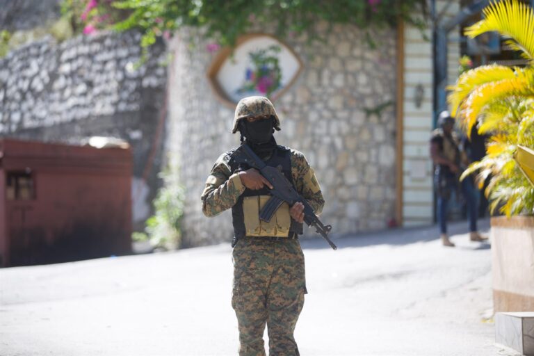 La Policía de Haití arresta a 15 colombianos y dos estadounidenses por el magnicidio de Moise