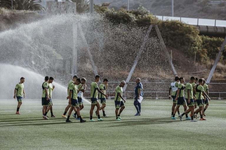 La UD Las Palmas solicita vacunar a la plantilla «lo antes posible»