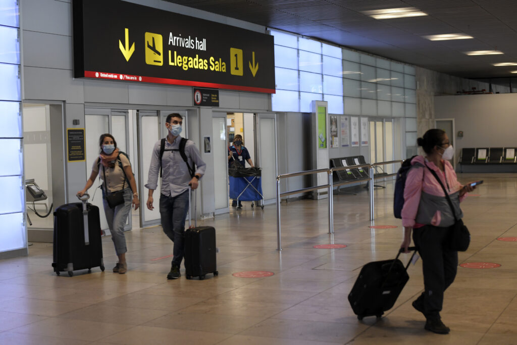Las reservas de británicos a Baleares y Canarias se disparan tras el anuncio del fin de las restricciones