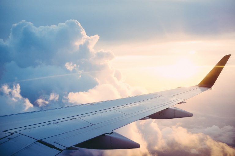 Incentivarán el uso de combustible sostenible en el sector aéreo