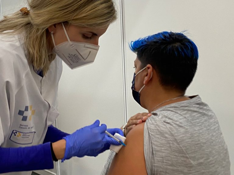 Canarias administra casi 1,9 millones de vacunas desde el inicio de la campaña